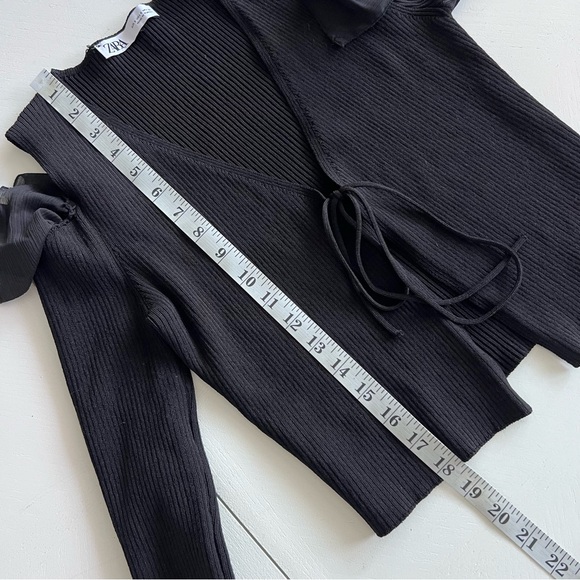 Zara cold shoulder ruffle ribbed knit black v-neck cardigan tie front size small - Picture 15 of 16